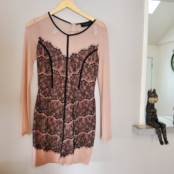 Akira Chicago lace dress - Picture 2 of 5